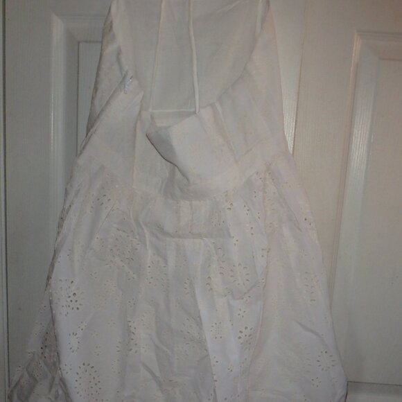 White Petal Mark. by Avon Garden Party Small Dress - Picture 2 of 11